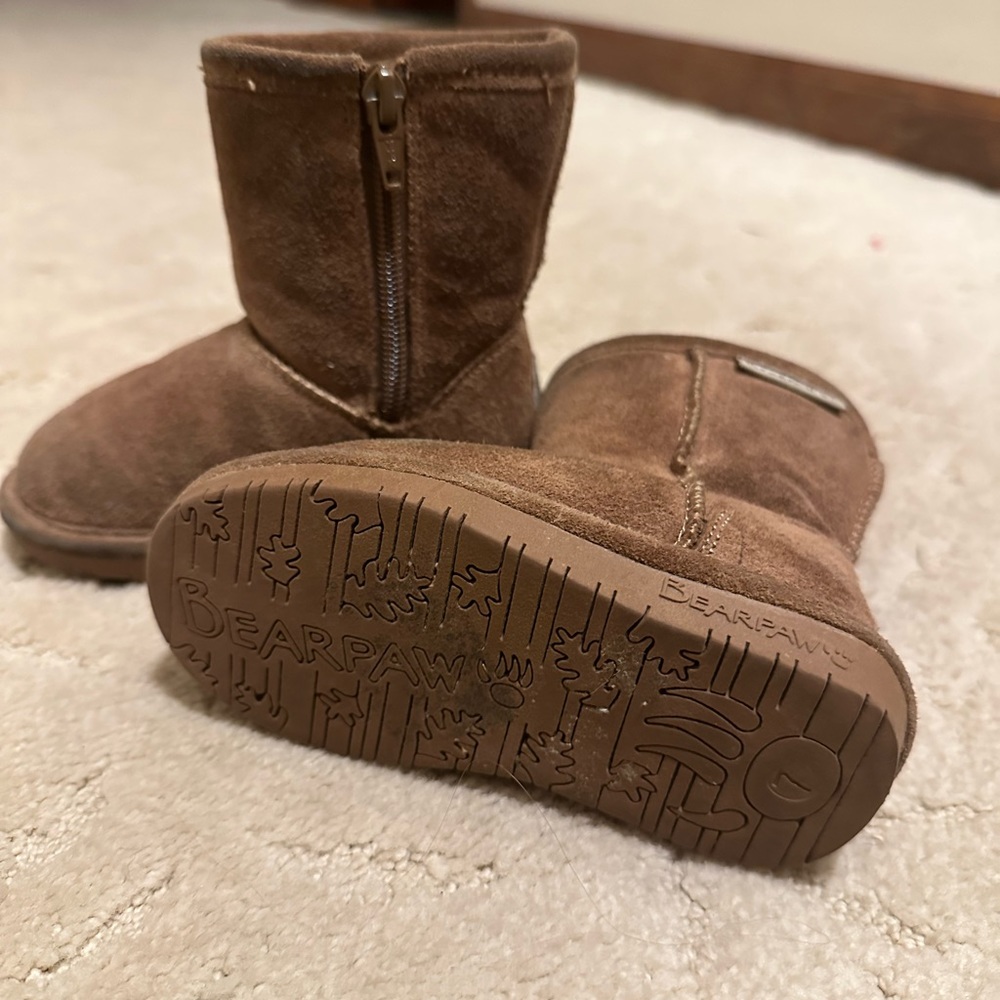 Bearpaw brown fur boots